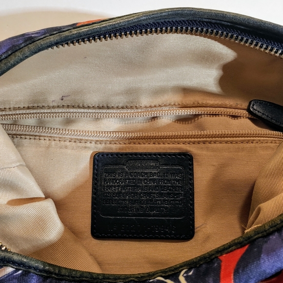 Coach shoulder crossbody strap purse. C signature 19946 - Picture 15 of 17